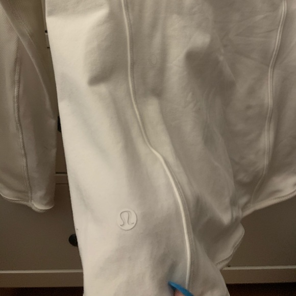 White Lululemon athletic jacket - Picture 9 of 9
